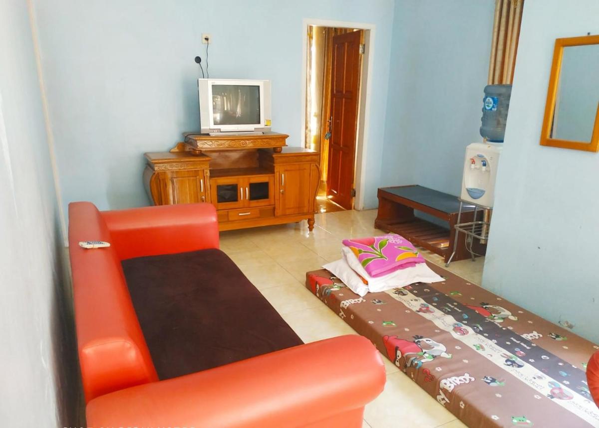 Homestay Putra Sindang Asih Batukaras - Housity