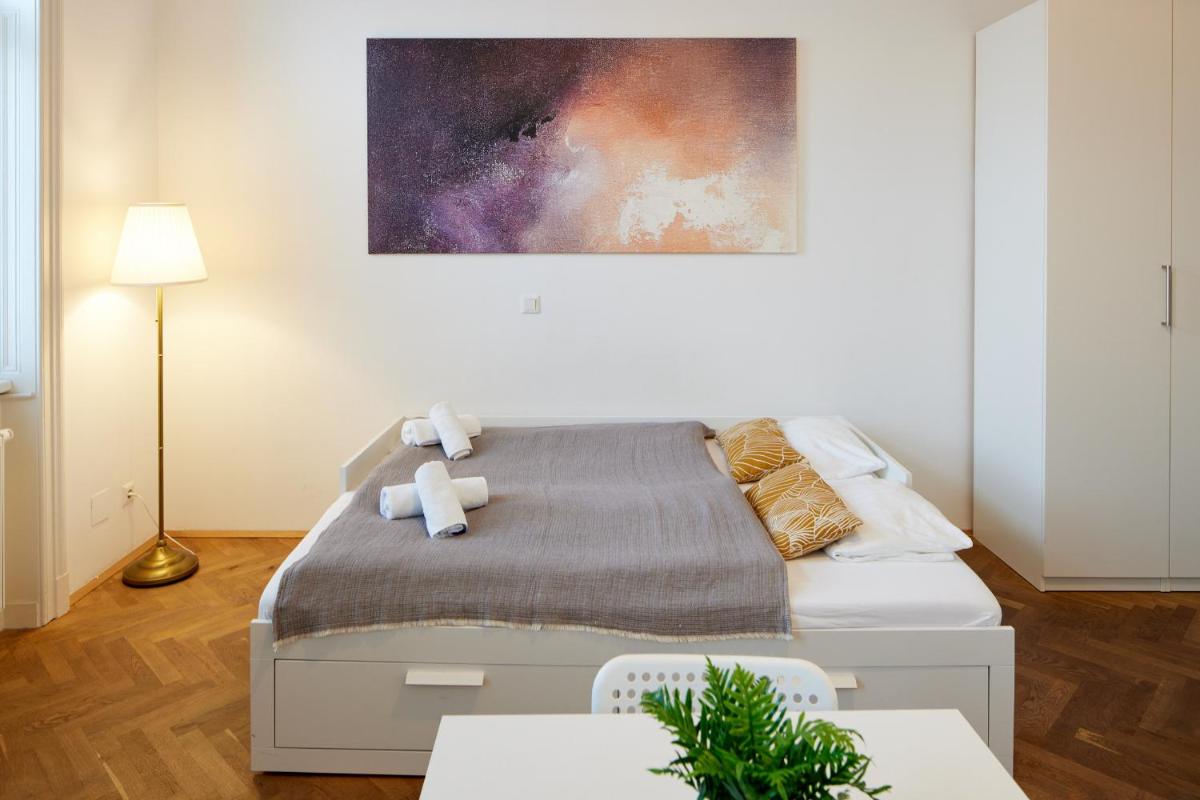 Nice Studio Close To Metro III - Housity
