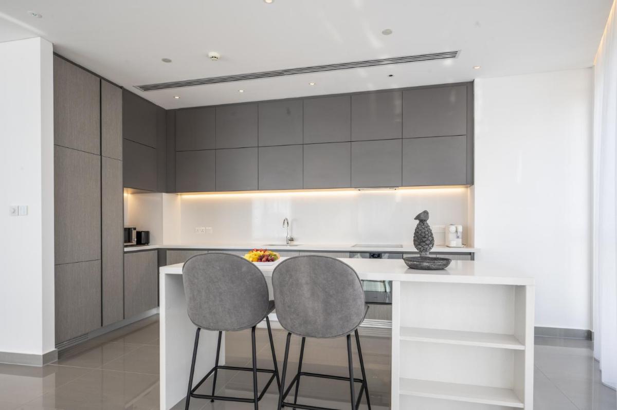 360 Nicosia-3 bedrooms Panoramic Deluxe Residence - Housity
