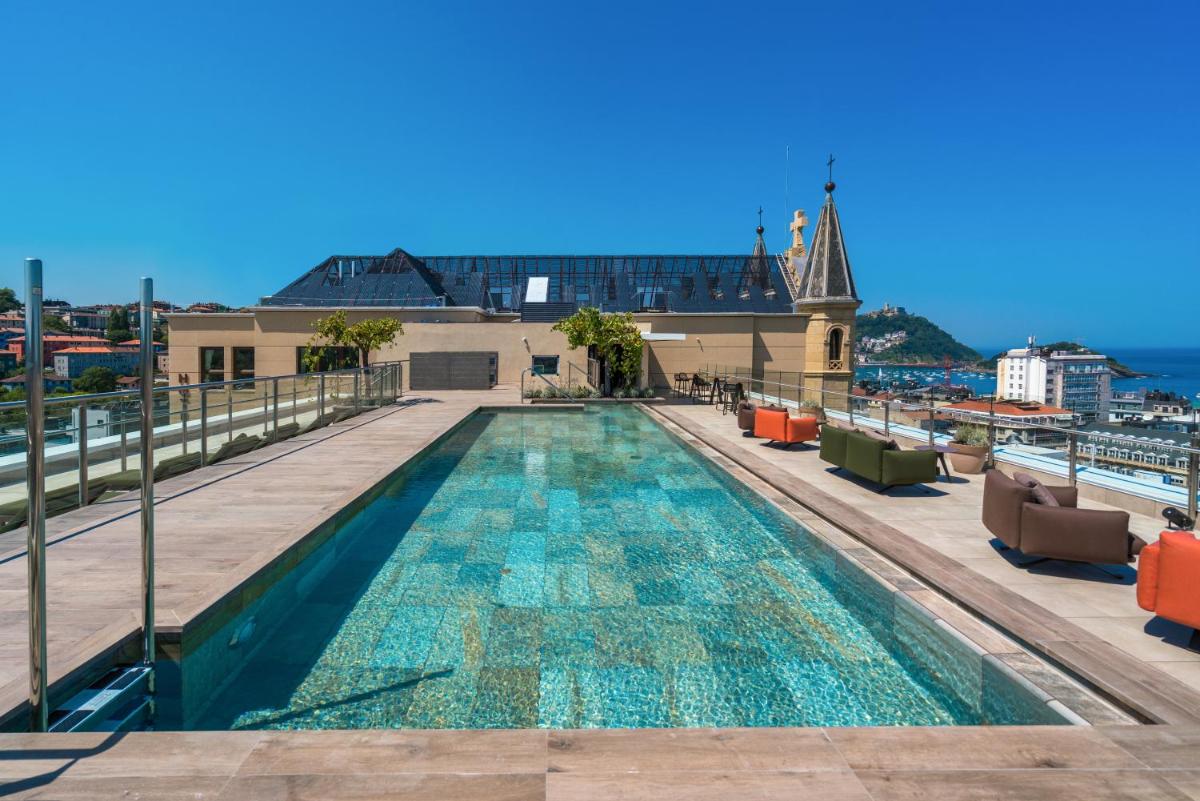Piscina en o cerca de Catalonia Donosti