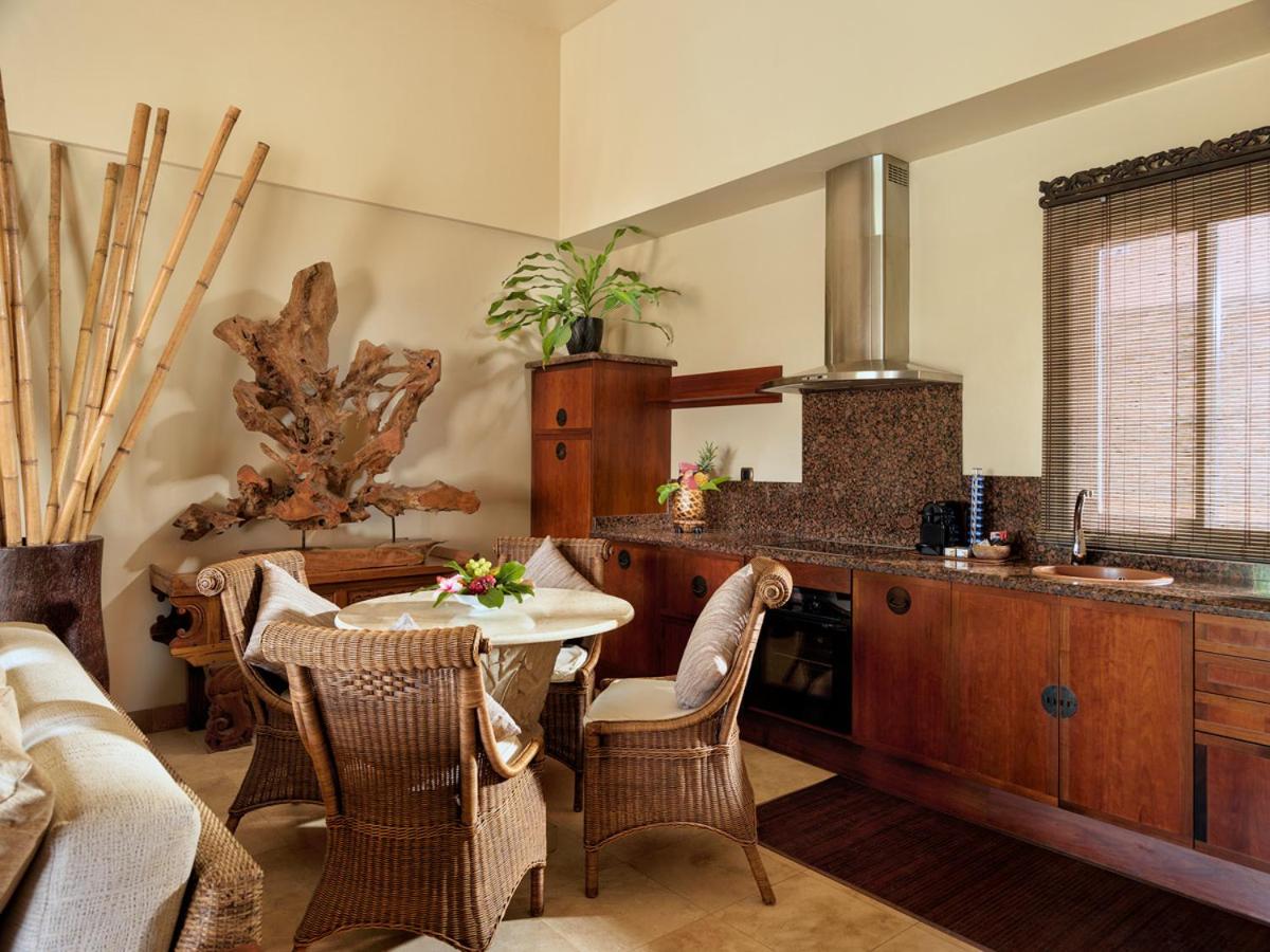 Zona de estar de Royal Garden Villas, Luxury Hotel