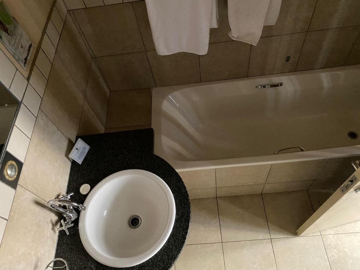 Mapungubwe Hotel Apartments Marshalltown - Housity