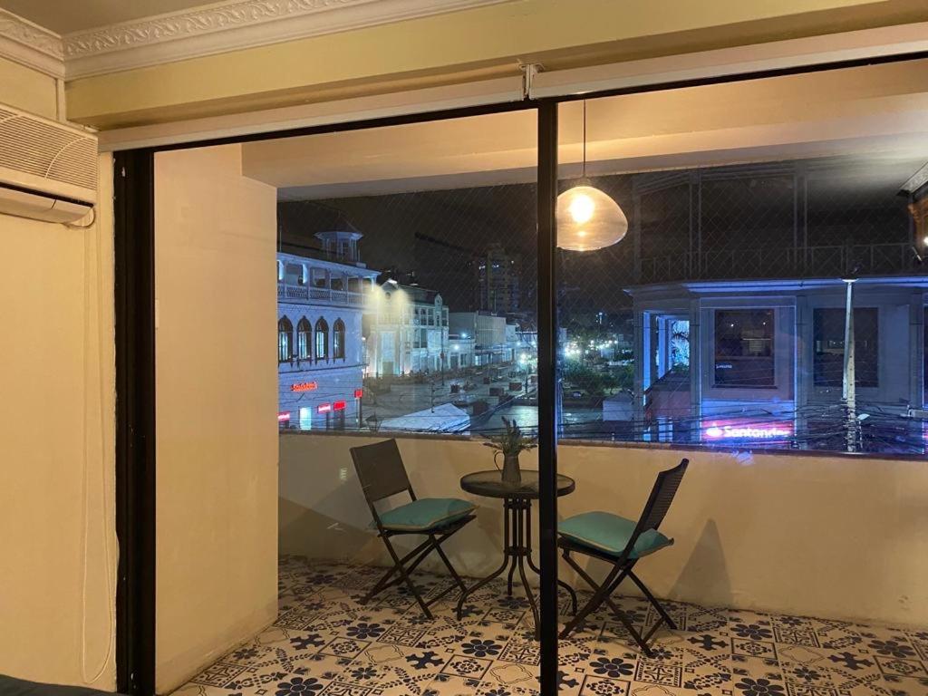 céntrico y amplio departamento con terrazas - Housity