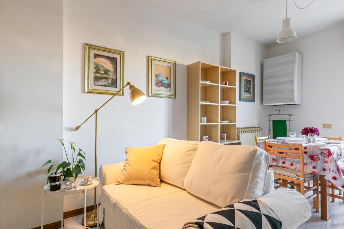 Cozy Apartment near the Hospital with 2 Balconies! - Housity