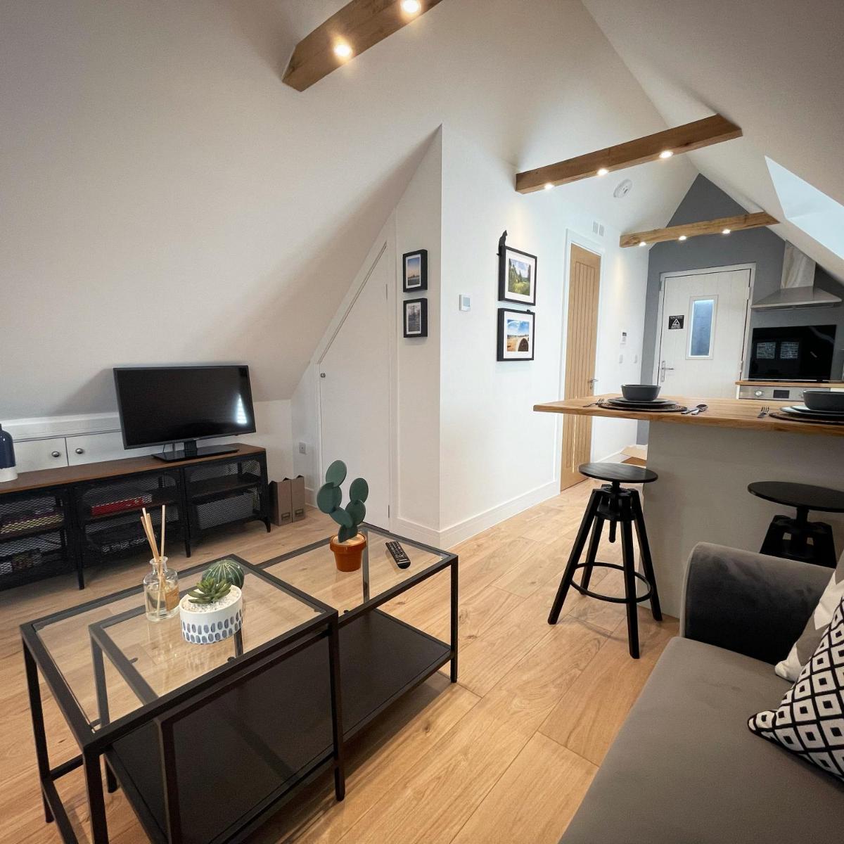 The Loft Hatch - Hizvo