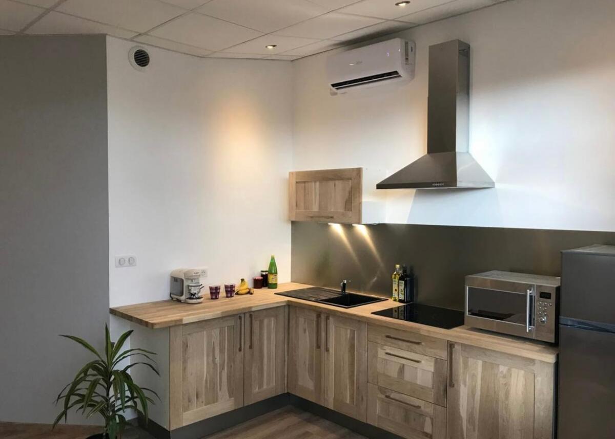 Résidence Harmonie Appartement N 3 Meublé Avec Petit Déjeuner - Housity