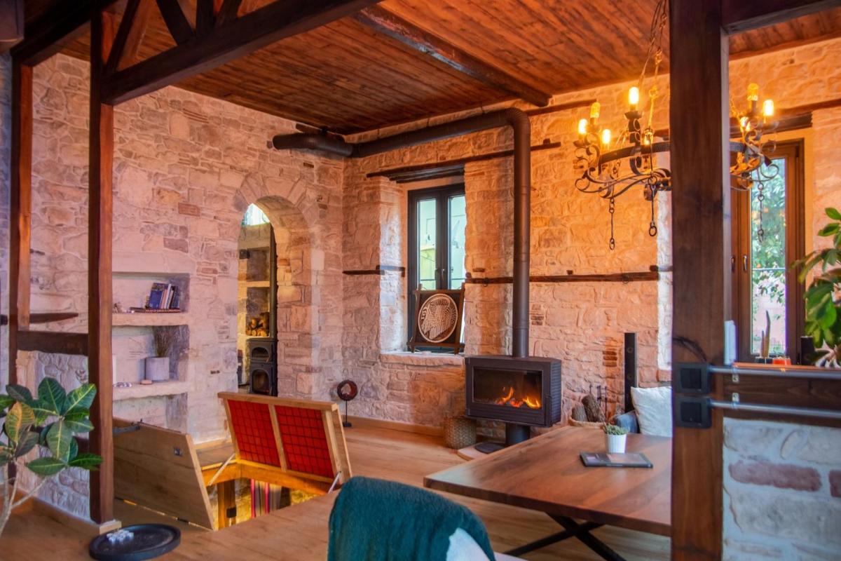 Enchanting Stone House in Urla with Backyard - Housity