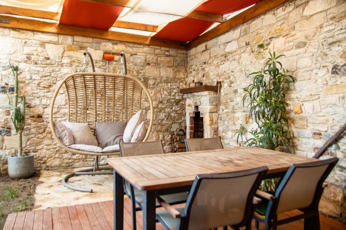 Enchanting Stone House in Urla with Backyard - Housity
