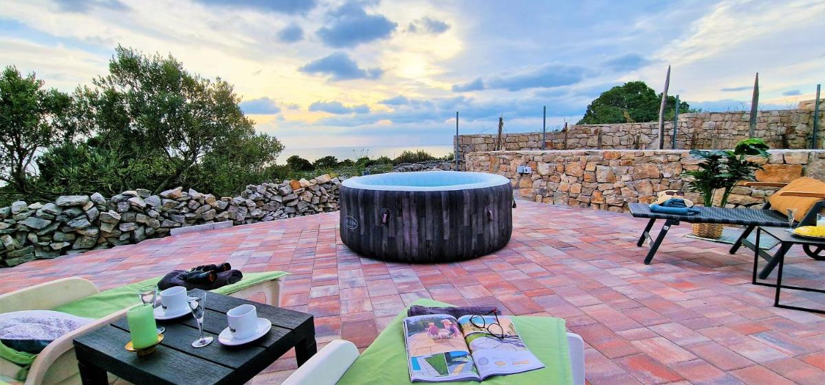 Escape holiday houses A&B, island Drvenik Mali, Trogir - Housity