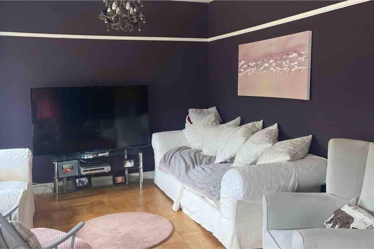 Pet friendly unique 4-Bed Bungalow in Porthcawl - Housity