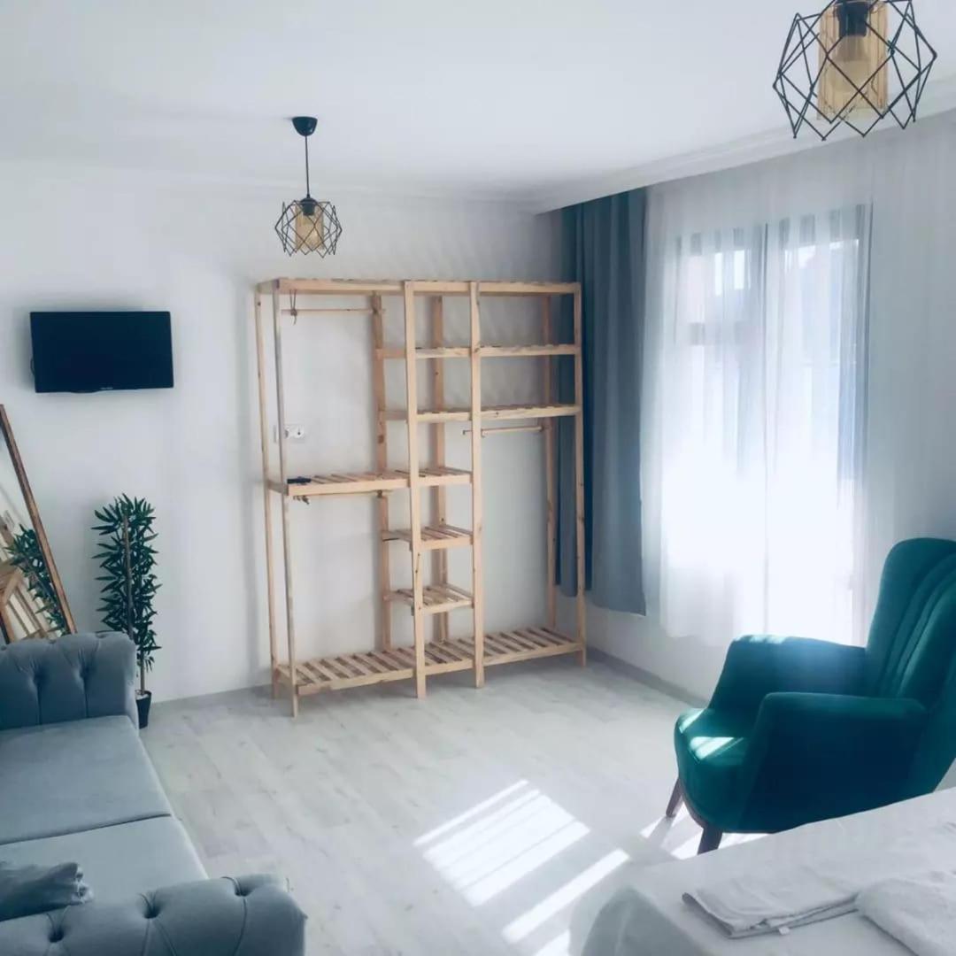 Oba 09 restaurant-motel-beach - Housity