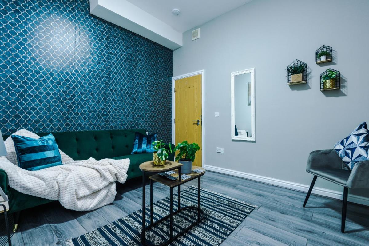 Air Host and Stay - Mason house, 2 bedrooms, heart of Liverpool One - Housity