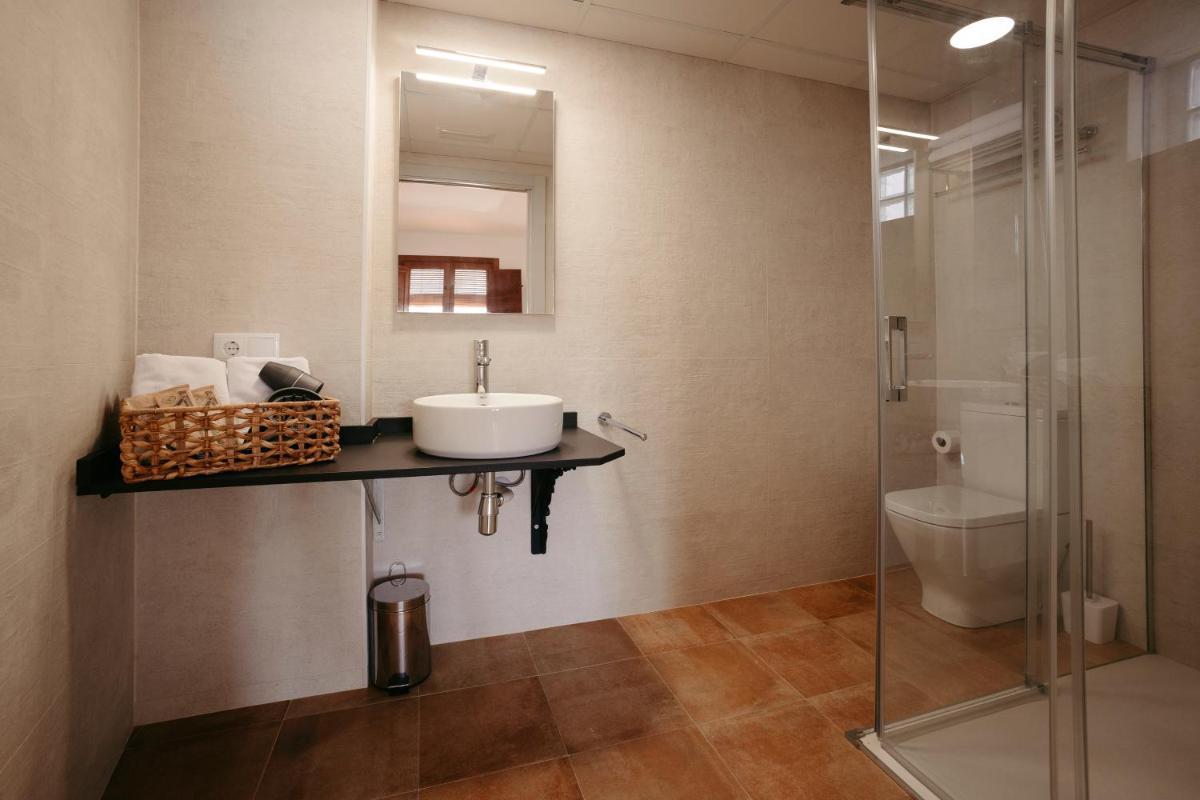 La Plaza Hostal - Housity