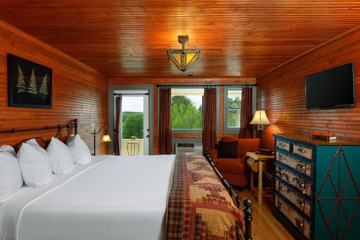 Friends Lake Inn - Housity