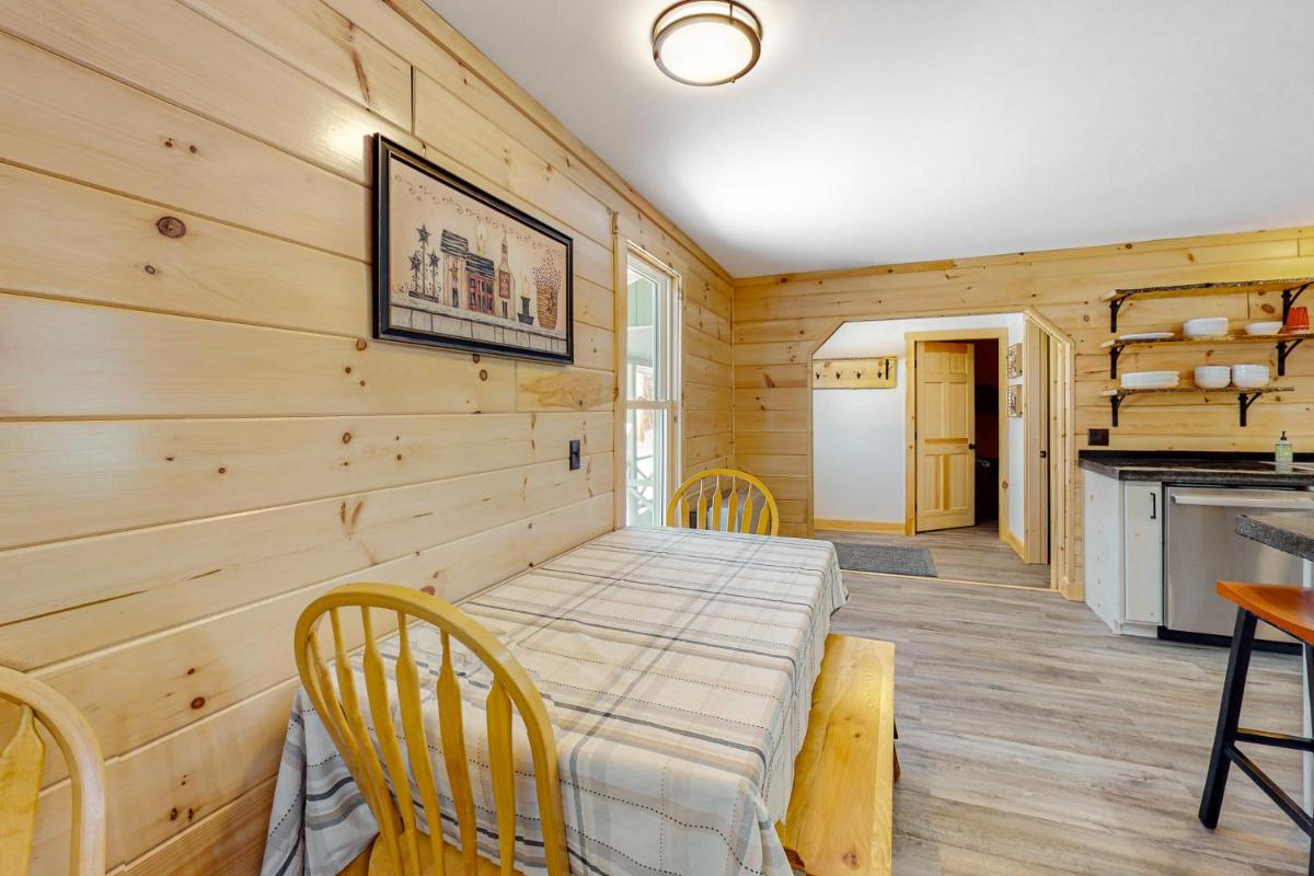 Greenville Getaway - Housity