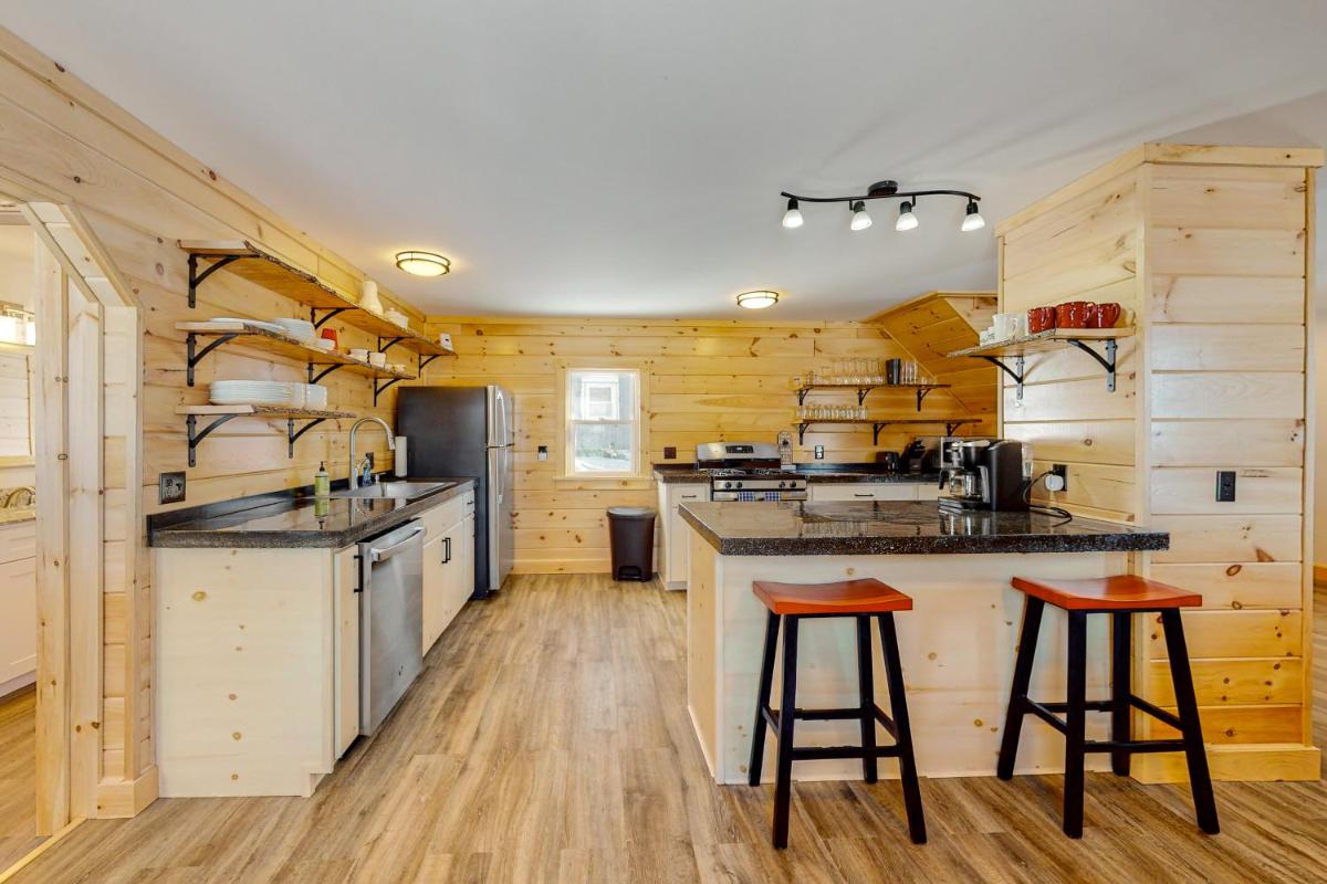 Greenville Getaway - Housity