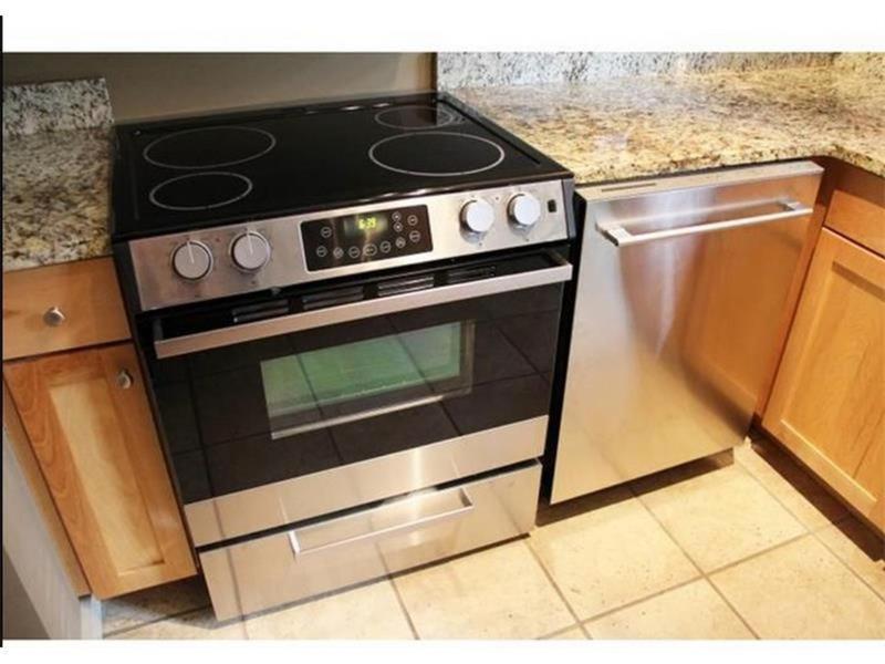 Entire Atlanta Condo Minutes from Downtown - Housity
