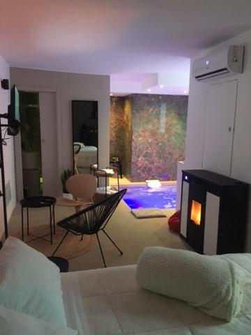 QUIRICO GUEST HOUSE - Housity