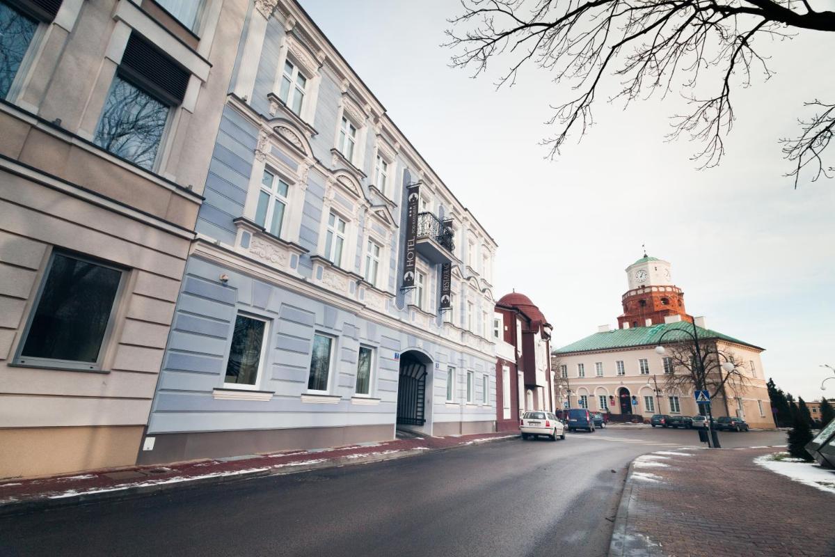 Pod Ratuszem - Housity