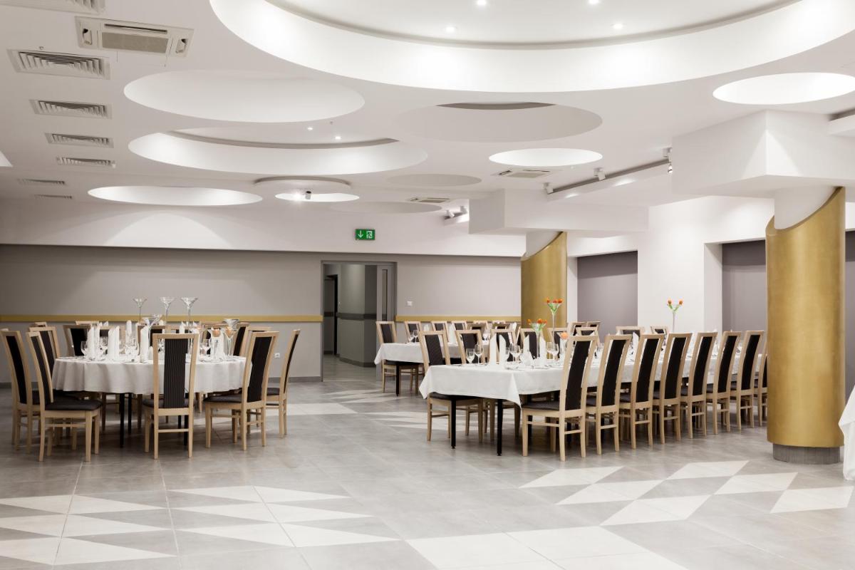 Pod Ratuszem - Housity