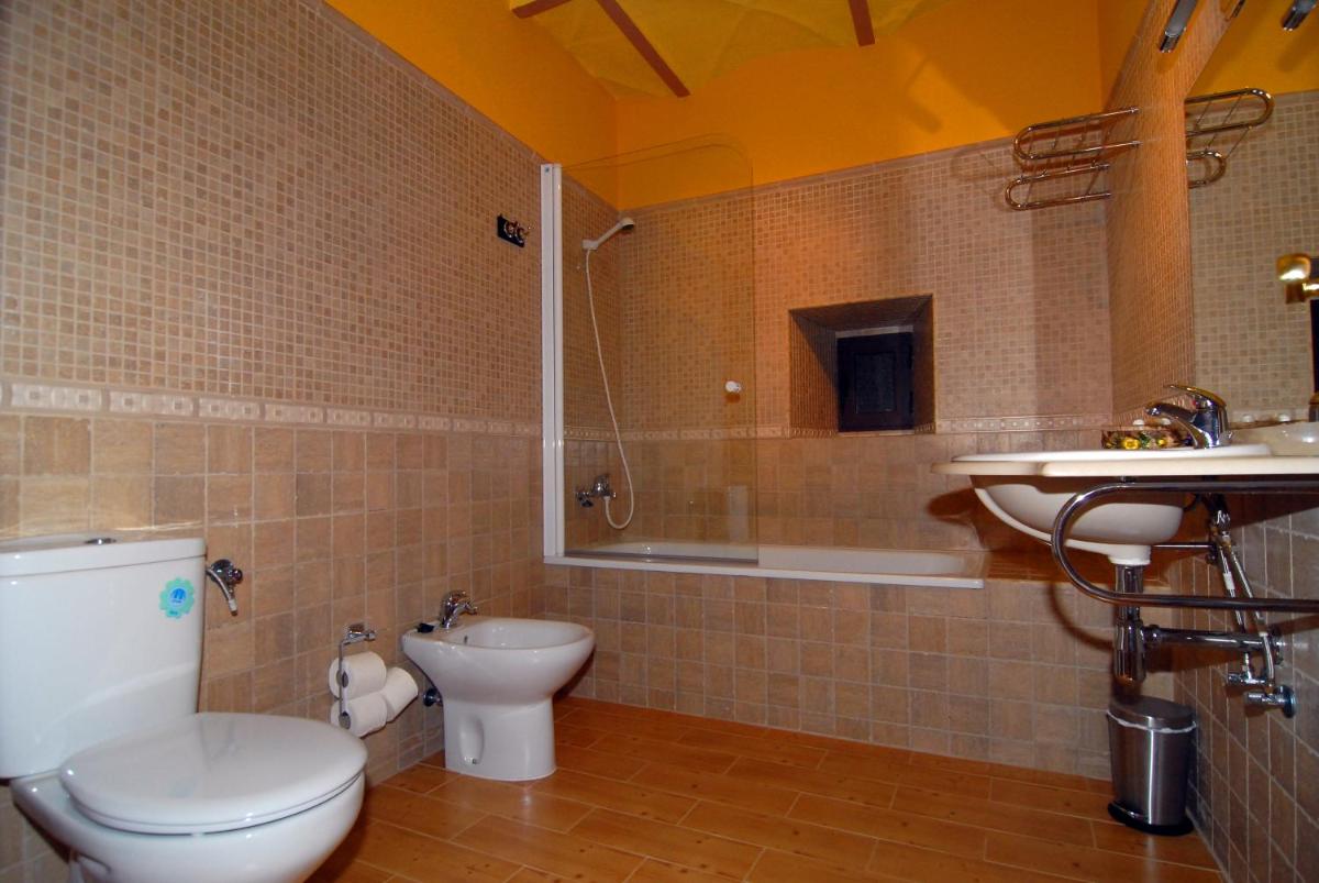 Casa Rural Sietevillas Padel - Housity