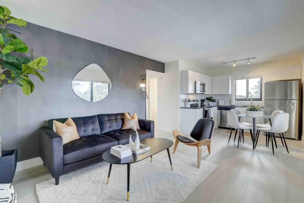 Modern & Beachy-Rlx space for 6ppl - Housity