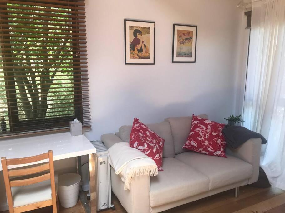 The Garden Cottage - Housity
