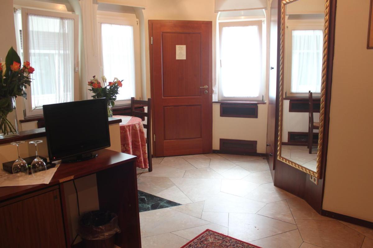 Hotel Restaurant Da Franco - Housity