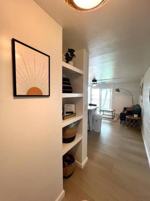 Newly Renovated 1br And Ocean View - Housity