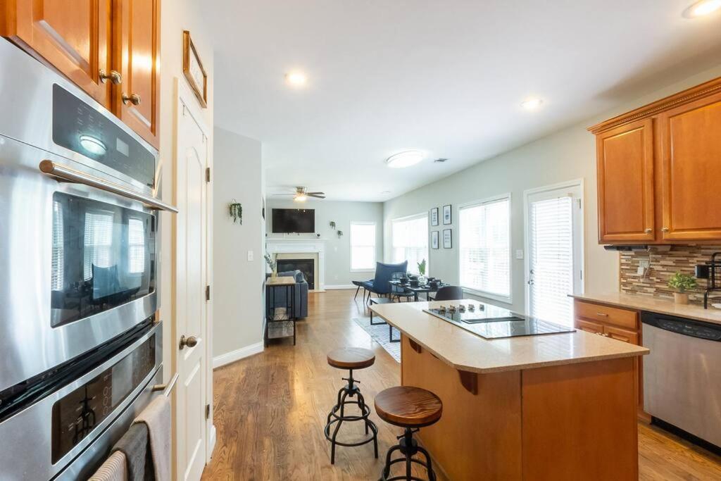 Beautiful 4BR House Stockbridge Escape - Housity