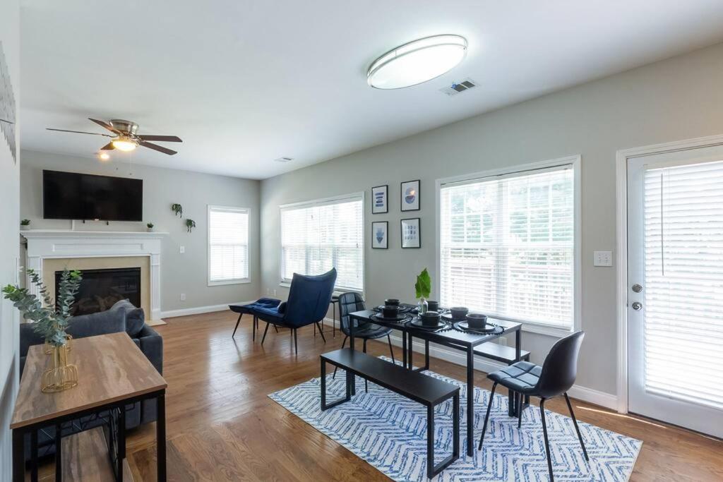Beautiful 4BR House Stockbridge Escape - Housity