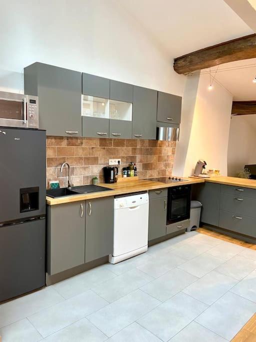 Appartement Spacieux Centre Ville - Housity