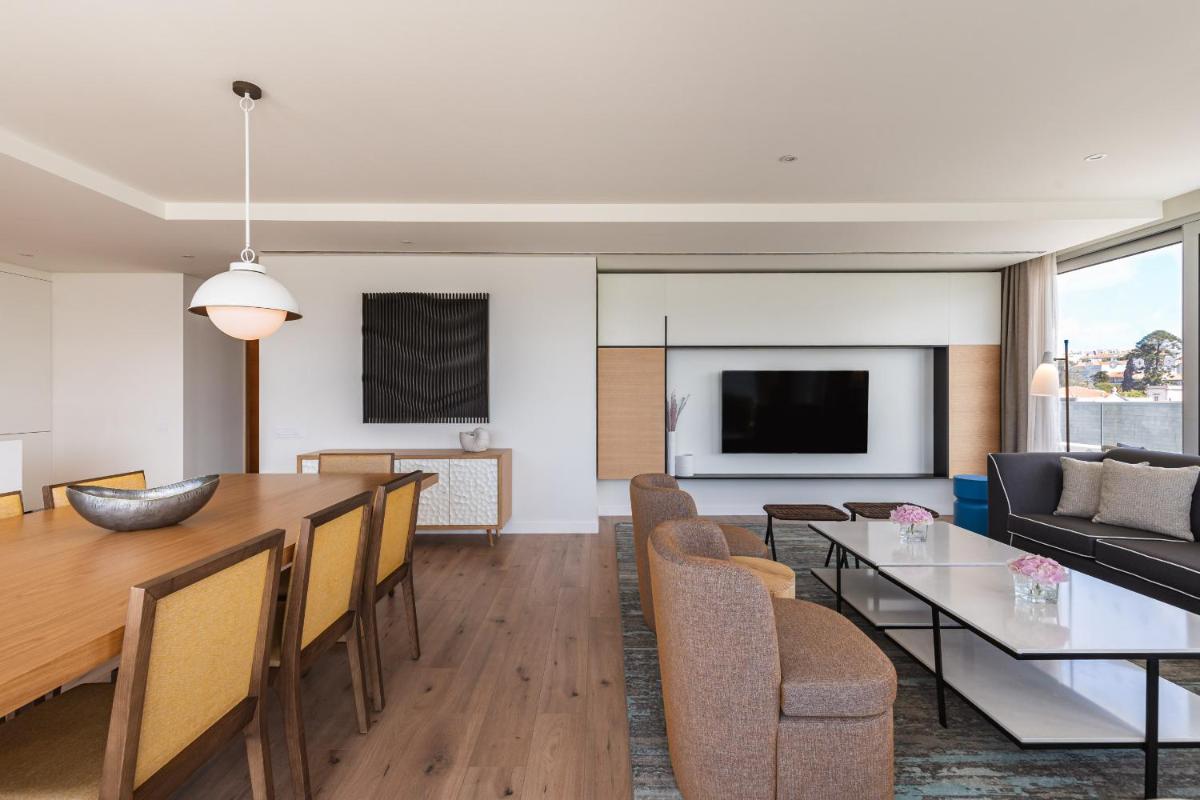 Uma televisão e/ou sistema de entretenimento em Hyatt Regency Lisbon