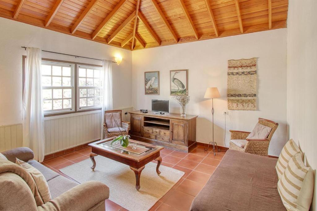 La Camuesa-Adults Only - Housity