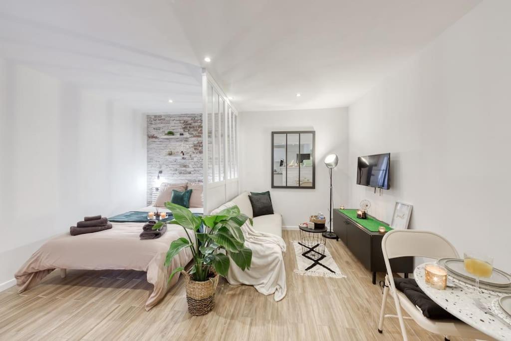 Studio Brooklyn Green à 10' du Métro 7 et RER E - Housity
