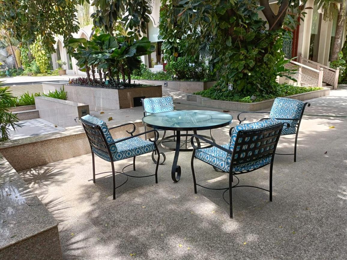 The Quintessence Hotel and Resort - Housity