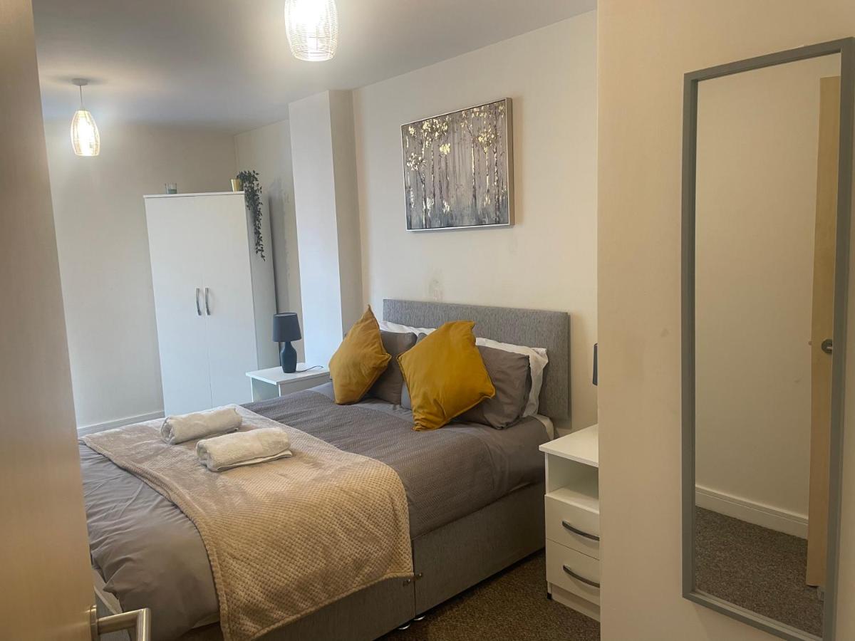 stylish two bed in the heart of the city - Housity
