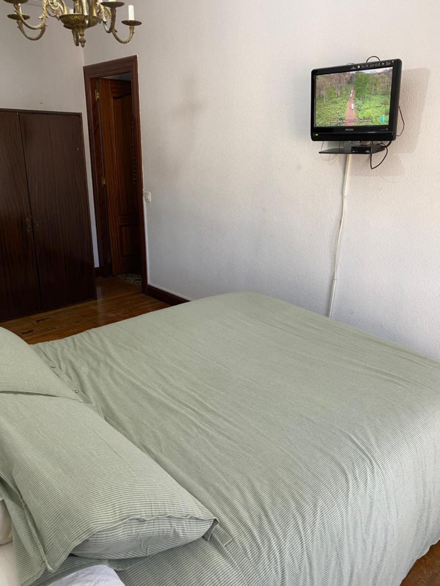 Habitación con balcón y wifi bilbao - Housity