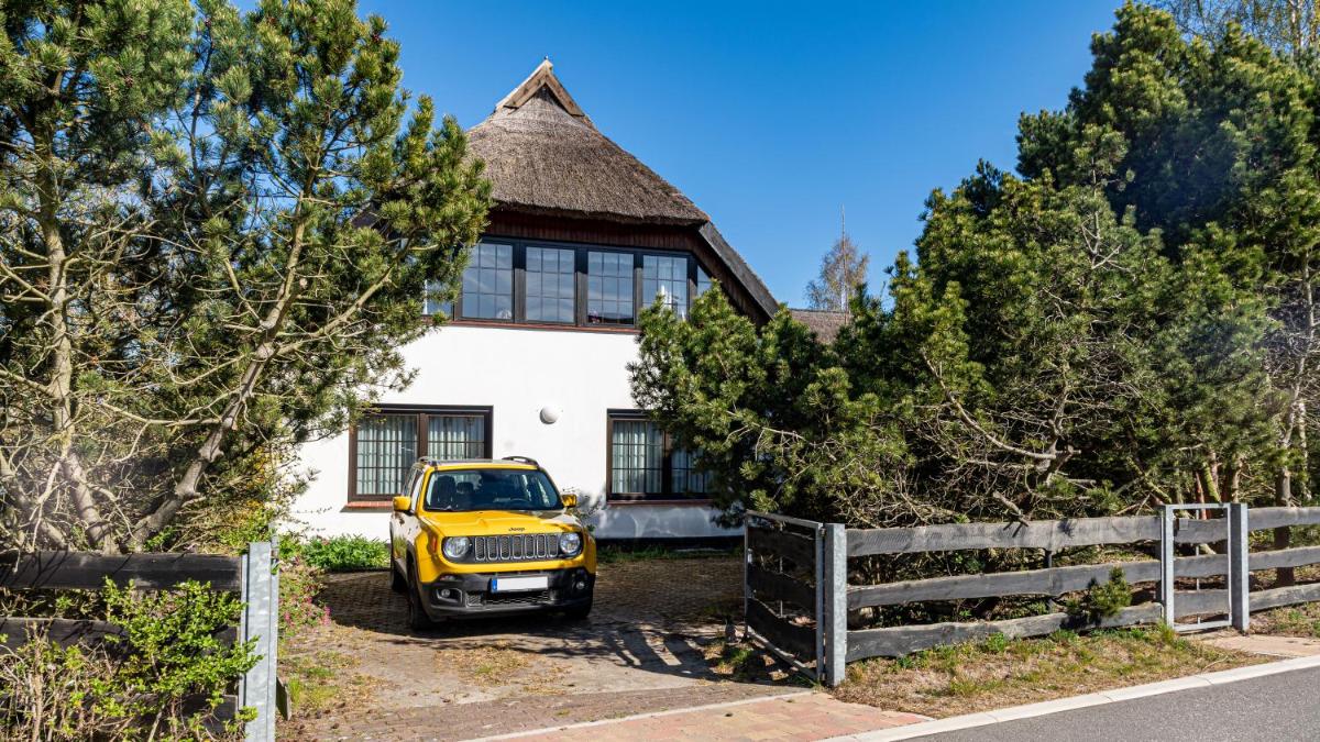 Ferien unterm Reetdach in Baabe - Housity