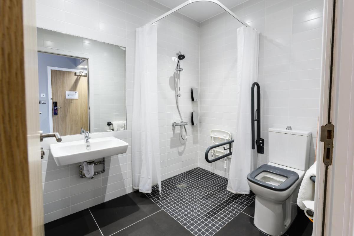 Holiday Inn Express - Wigan, an IHG Hotel - Housity