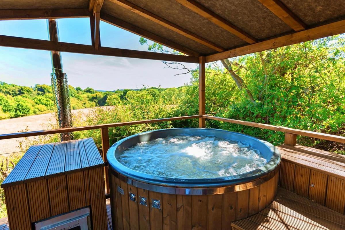Finest Retreats - Scotney Luxury Dome - Housity