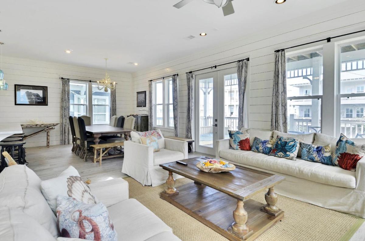 Beachside Haven - Housity