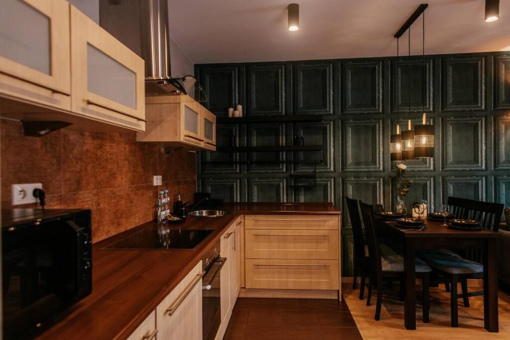 Berensona Business Apartments with Parking by Rentujemy - Housity