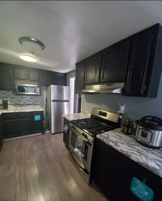 Family friendly 3 bedroom Home with 6 beds - Housity