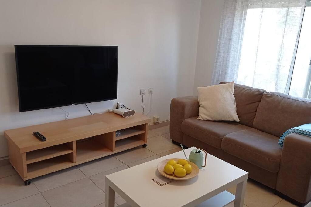 One bedroom private apartment - quiet near a park - Housity
