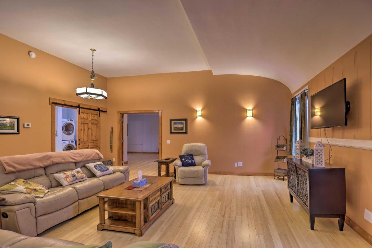 Pet-Friendly Upstate New York Vacation Rental - Housity