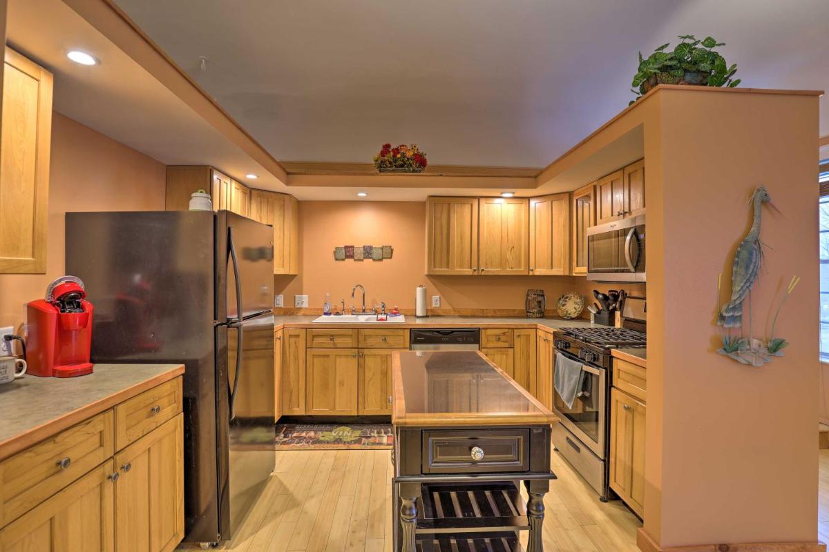 Pet-Friendly Upstate New York Vacation Rental - Housity