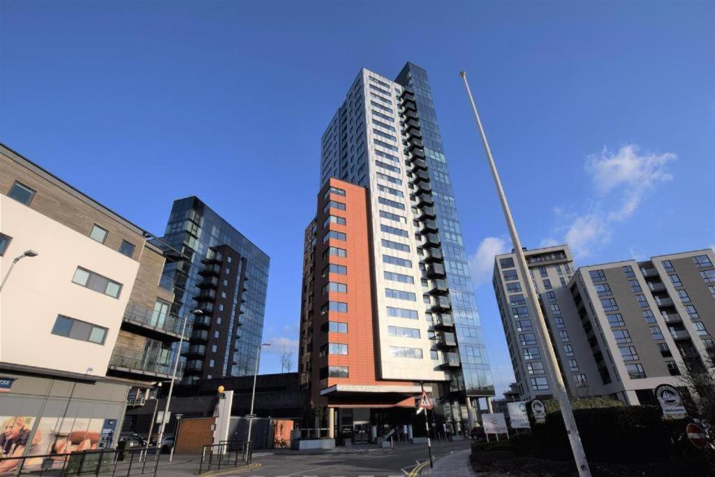 Imperial Stays - Southampton Ocean Village - WiFi - Housity