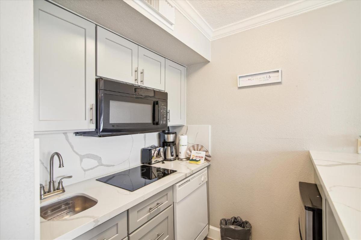 Victorian 3213 - Ocean View Oasis - Housity