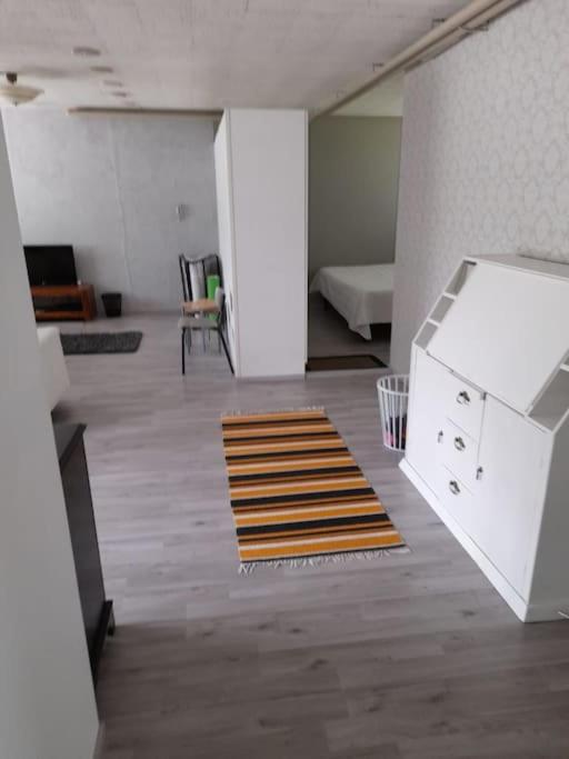 Huoneisto noin 55m2 perusvarustein. - Housity